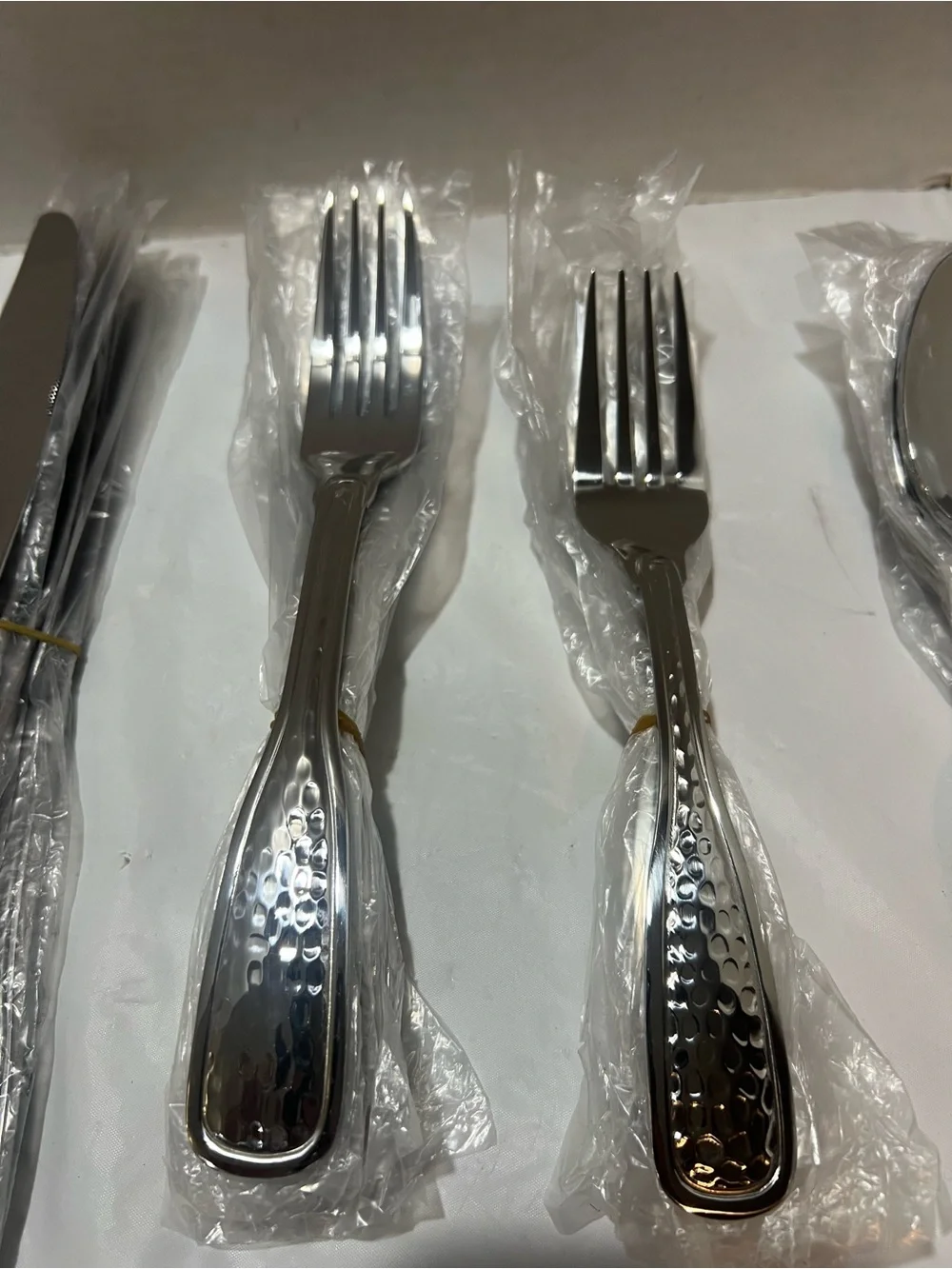 St. James Hammered 40pc Hi Quality 18/10 Stainless Steel Flatware For 8